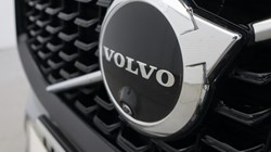 2025 (25) VOLVO XC60 2.0 B5P Plus Dark 5dr AWD Geartronic 5426060