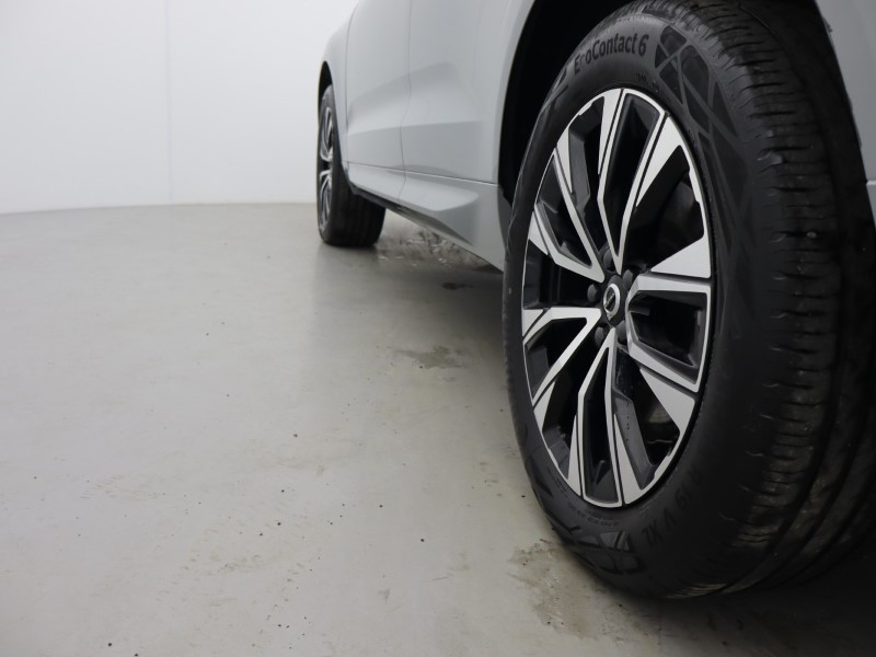 2025 (25) VOLVO XC60 2.0 B5P Plus Dark 5dr AWD Geartronic 5426072