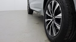 2025 (25) VOLVO XC60 2.0 B5P Plus Dark 5dr AWD Geartronic 5426072