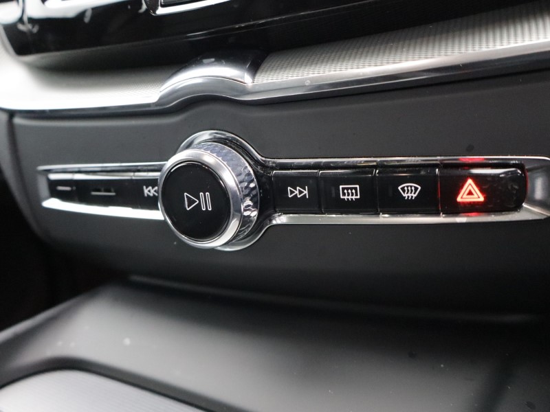 2025 (25) VOLVO XC60 2.0 B5P Plus Dark 5dr AWD Geartronic 5426110