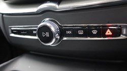 2025 (25) VOLVO XC60 2.0 B5P Plus Dark 5dr AWD Geartronic 5426110
