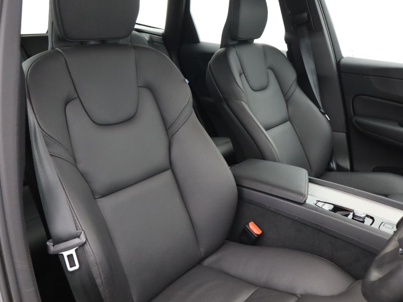 2025 (25) VOLVO XC60 2.0 B5P Plus Dark 5dr AWD Geartronic 5426086