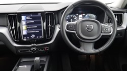 2021 (21) VOLVO XC60 2.0 B4D Momentum 5dr Geartronic 5519041