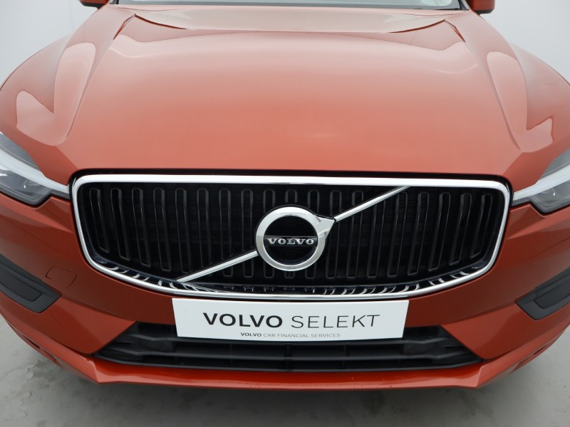 2021 (21) VOLVO XC60 2.0 B4D Momentum 5dr Geartronic 5519011