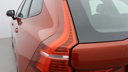 2021 (21) VOLVO XC60 2.0 B4D Momentum 5dr Geartronic 5519014