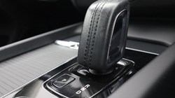2021 (21) VOLVO XC60 2.0 B4D Momentum 5dr Geartronic 5519051