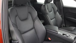 2021 (21) VOLVO XC60 2.0 B4D Momentum 5dr Geartronic 5519032