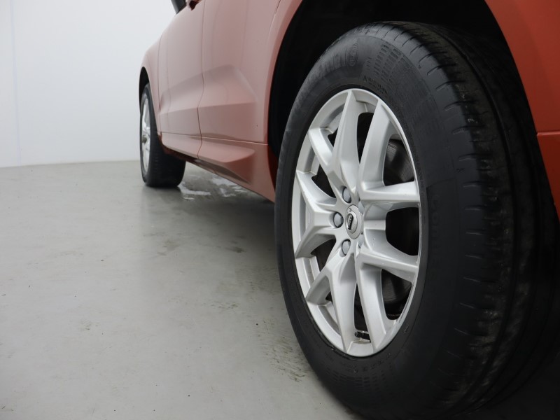 2021 (21) VOLVO XC60 2.0 B4D Momentum 5dr Geartronic 5519022