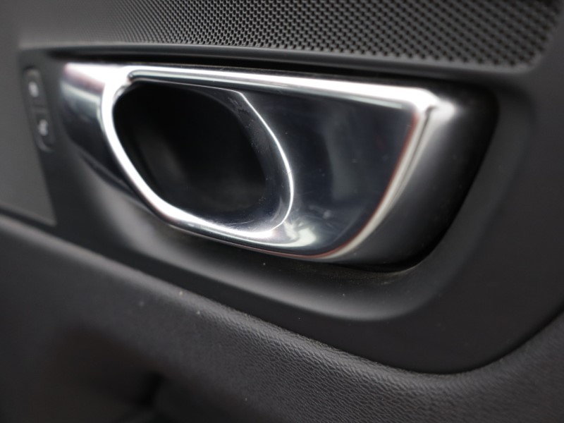 2021 (21) VOLVO XC60 2.0 B4D Momentum 5dr Geartronic 5519028