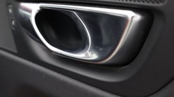 2021 (21) VOLVO XC60 2.0 B4D Momentum 5dr Geartronic 5519028
