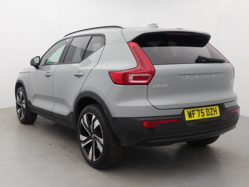 2025 (75) VOLVO XC40 2.0 B4P Ultra Dark 5dr Auto 5390114