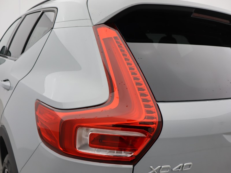 2025 (75) VOLVO XC40 2.0 B4P Ultra Dark 5dr Auto 5390122