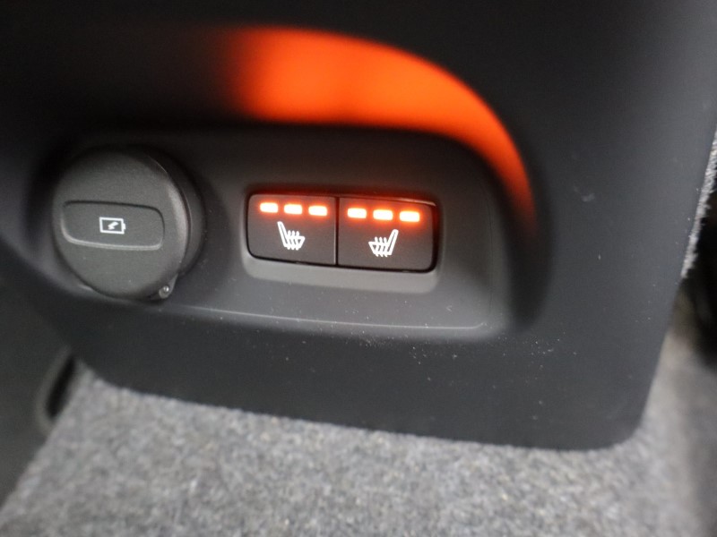2025 (75) VOLVO XC40 2.0 B4P Ultra Dark 5dr Auto 5390149