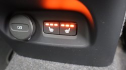 2025 (75) VOLVO XC40 2.0 B4P Ultra Dark 5dr Auto 5390149