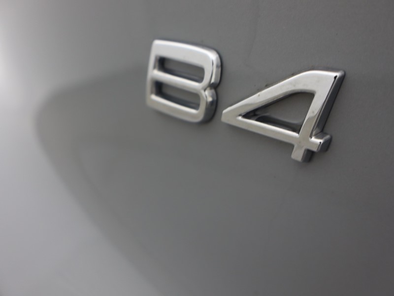 2025 (75) VOLVO XC40 2.0 B4P Ultra Dark 5dr Auto 5390124