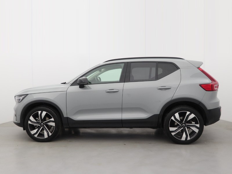 2025 (75) VOLVO XC40 2.0 B4P Ultra Dark 5dr Auto 5390112