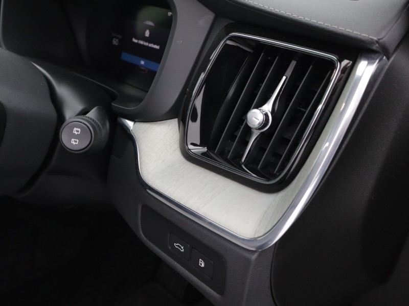 2023 (73) VOLVO XC60 2.0 T8 [455] RC PHEV Ultimate Dark 5dr AWD Gtron 5455577