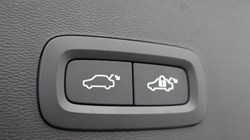 2024 (74) VOLVO XC40 2.0 B4P Ultra Dark 5dr Auto 5504584