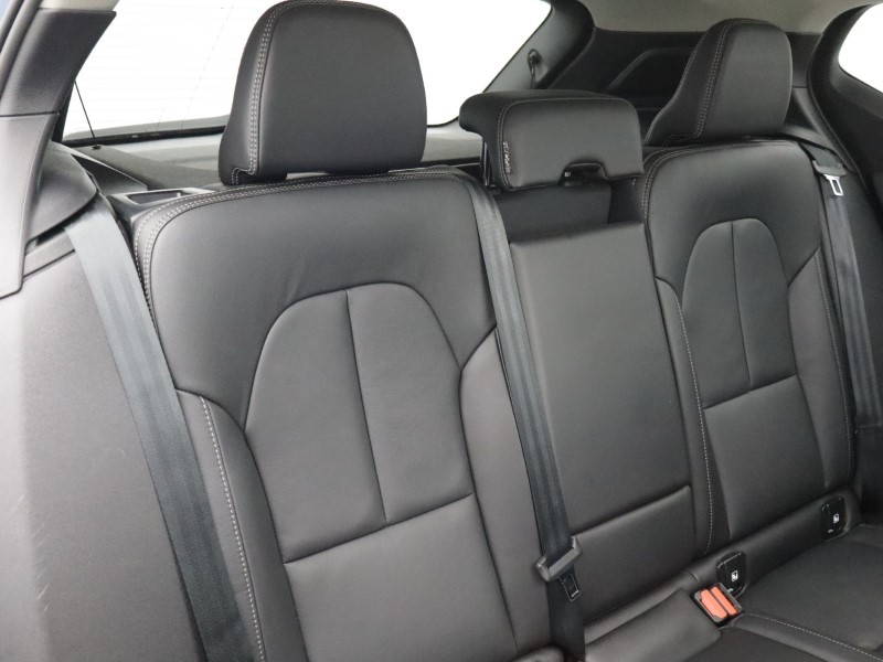 2024 (74) VOLVO XC40 2.0 B4P Ultra Dark 5dr Auto 5504610