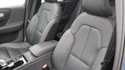 2024 (74) VOLVO XC40 2.0 B4P Ultra Dark 5dr Auto 5504604