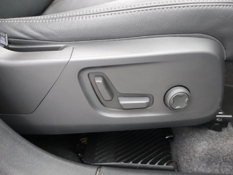 2024 (74) VOLVO XC40 2.0 B4P Ultra Dark 5dr Auto 5504601