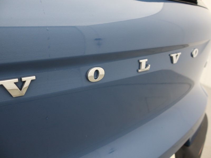 2024 (74) VOLVO XC40 2.0 B4P Ultra Dark 5dr Auto 5504581