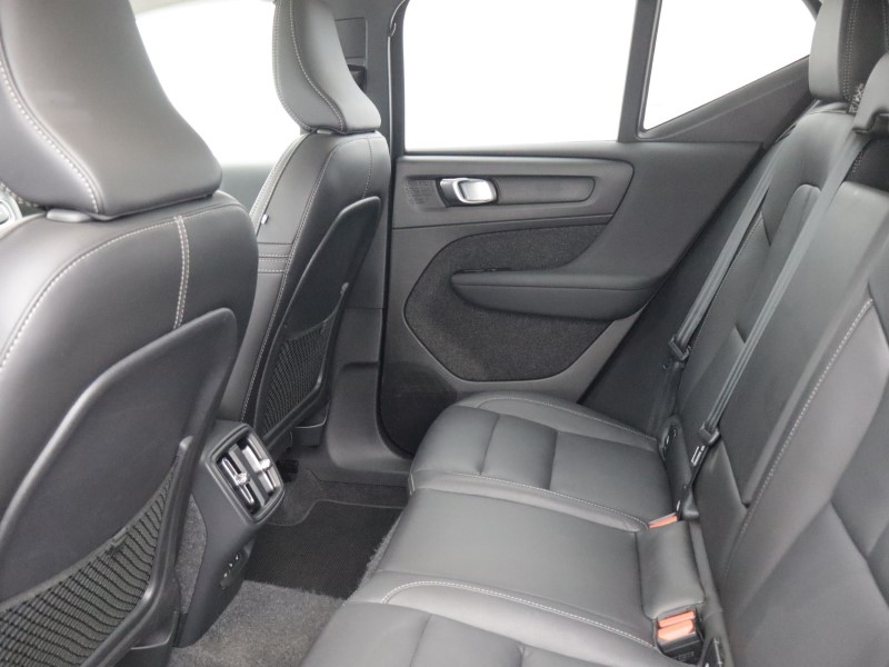 2024 (74) VOLVO XC40 2.0 B4P Ultra Dark 5dr Auto 5504590