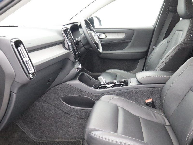 2024 (74) VOLVO XC40 2.0 B4P Ultra Dark 5dr Auto 5504589
