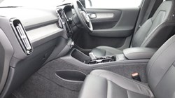2024 (74) VOLVO XC40 2.0 B4P Ultra Dark 5dr Auto 5504589