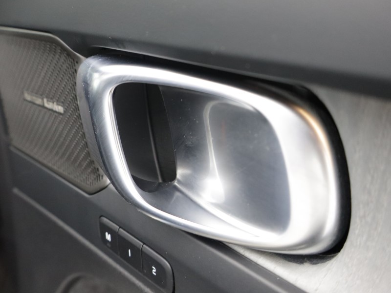 2024 (74) VOLVO XC40 2.0 B4P Ultra Dark 5dr Auto 5504597
