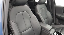 2024 (74) VOLVO XC40 2.0 B4P Ultra Dark 5dr Auto 5504603