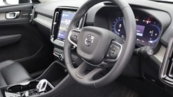 2024 (74) VOLVO XC40 2.0 B4P Ultra Dark 5dr Auto 5504600