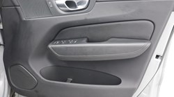 2024 (74) VOLVO XC60 2.0 B5P Core 5dr AWD Geartronic 5429579