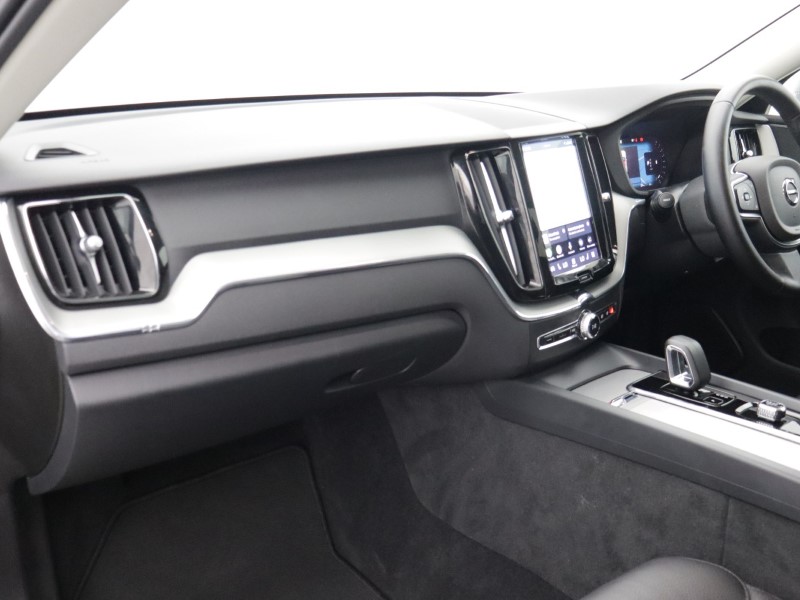 2024 (74) VOLVO XC60 2.0 B5P Core 5dr AWD Geartronic 5429587