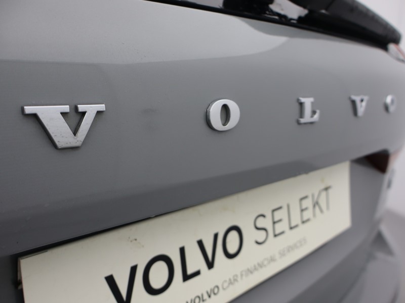 2024 (74) VOLVO XC60 2.0 B5P Core 5dr AWD Geartronic 5429569
