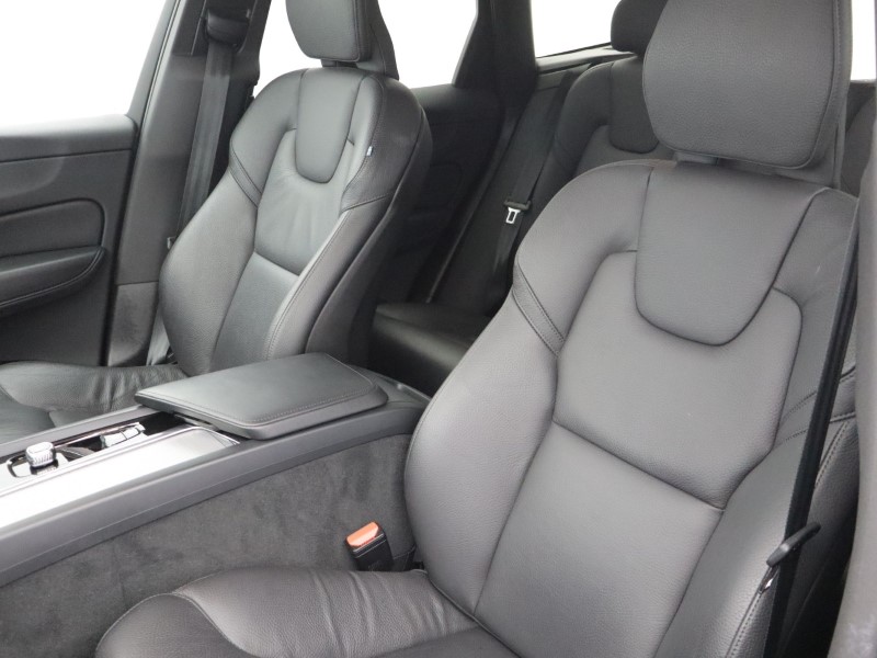2024 (74) VOLVO XC60 2.0 B5P Core 5dr AWD Geartronic 5429586