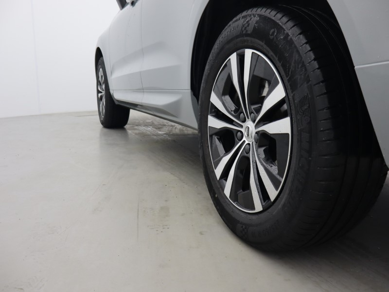 2024 (74) VOLVO XC60 2.0 B5P Core 5dr AWD Geartronic 5429576