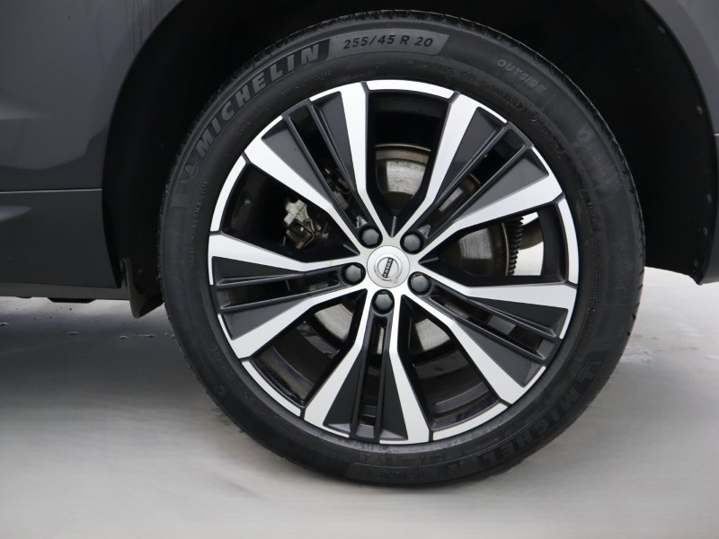 2023 (23) VOLVO XC60 2.0 B5P Ultimate Dark 5dr AWD Geartronic 5706188