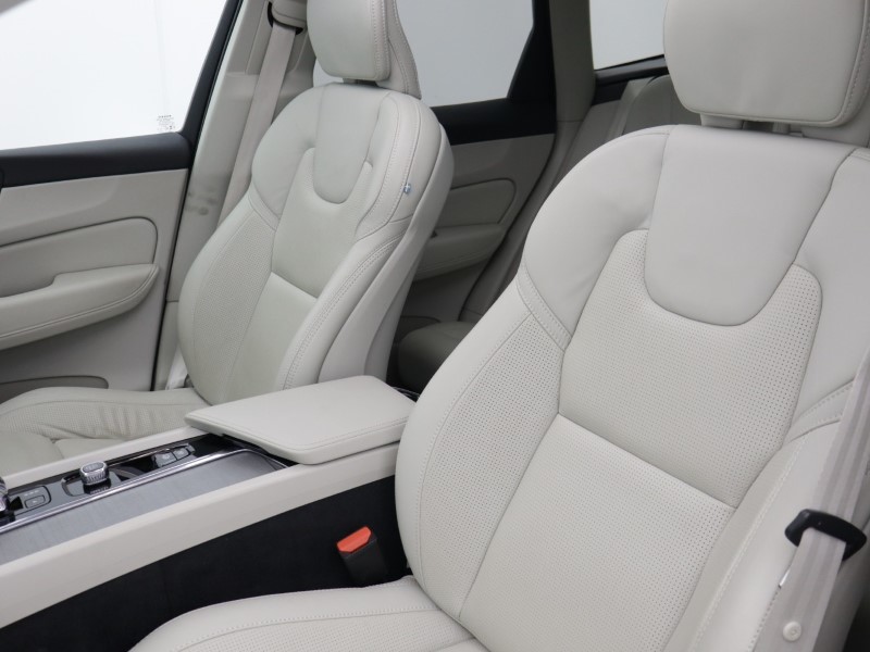 2023 (23) VOLVO XC60 2.0 B5P Ultimate Dark 5dr AWD Geartronic 5435122