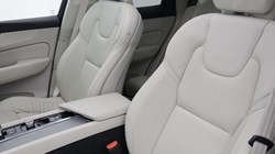 2023 (23) VOLVO XC60 2.0 B5P Ultimate Dark 5dr AWD Geartronic 5435122