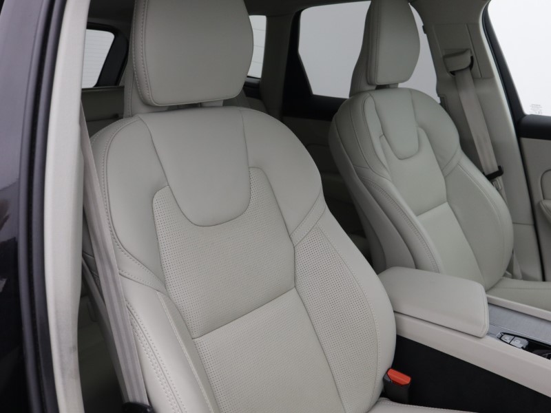 2023 (23) VOLVO XC60 2.0 B5P Ultimate Dark 5dr AWD Geartronic 5435118