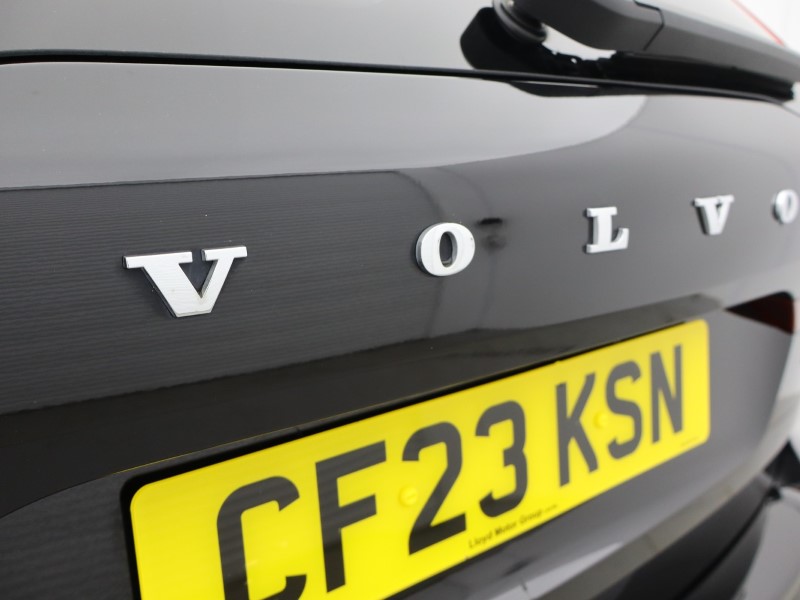2023 (23) VOLVO XC60 2.0 B5P Ultimate Dark 5dr AWD Geartronic 5435099