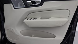 2023 (23) VOLVO XC60 2.0 B5P Ultimate Dark 5dr AWD Geartronic 5435110