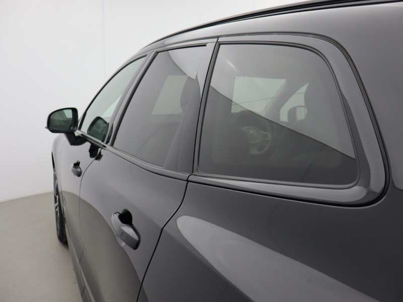2023 (23) VOLVO XC60 2.0 B5P Ultimate Dark 5dr AWD Geartronic 5435105