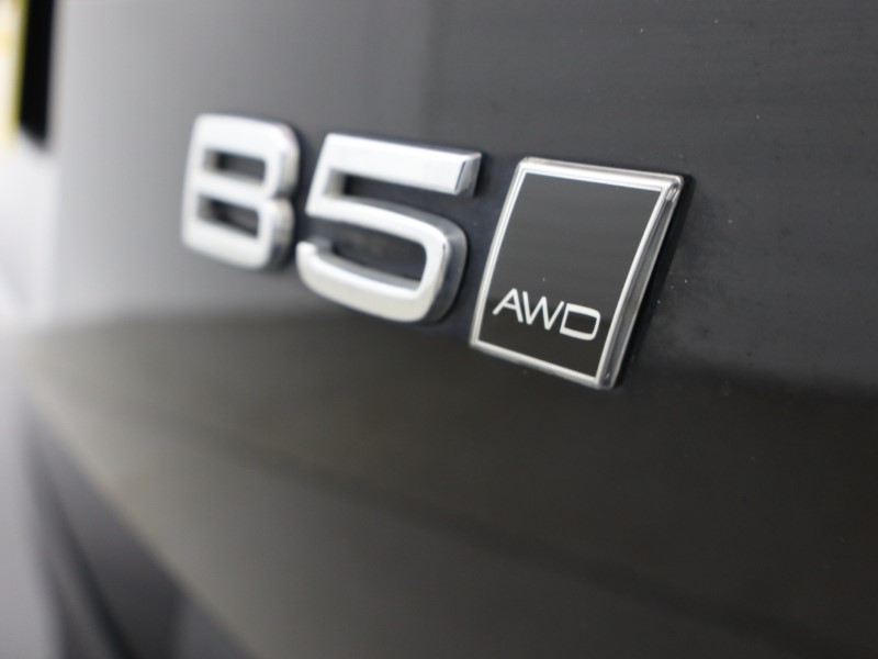2023 (23) VOLVO XC60 2.0 B5P Ultimate Dark 5dr AWD Geartronic 5435100