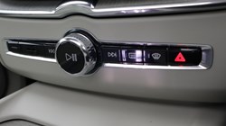 2023 (23) VOLVO XC60 2.0 B5P Ultimate Dark 5dr AWD Geartronic 5435145