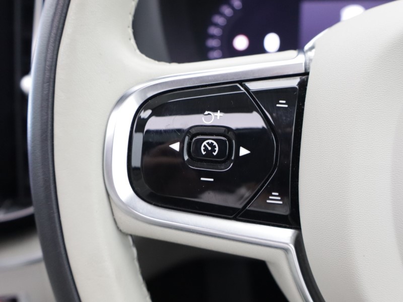 2023 (23) VOLVO XC60 2.0 B5P Ultimate Dark 5dr AWD Geartronic 5435135