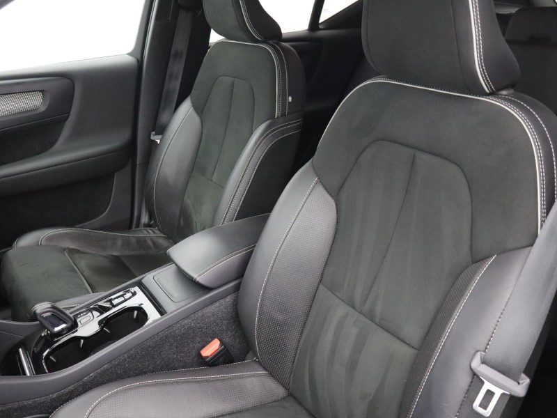 2018 (68) VOLVO XC40 2.0 D3 R DESIGN 5dr AWD Geartronic 5436965
