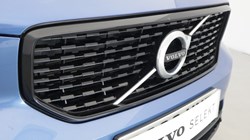 2018 (68) VOLVO XC40 2.0 D3 R DESIGN 5dr AWD Geartronic 5436941