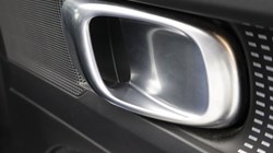 2018 (68) VOLVO XC40 2.0 D3 R DESIGN 5dr AWD Geartronic 5436959